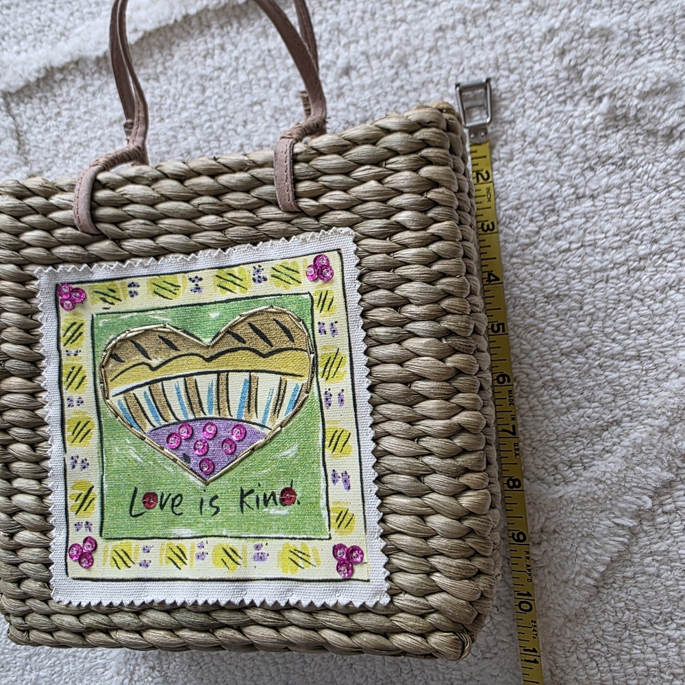Woven Tote Bag with Heart Design - Picture 3 of 13
